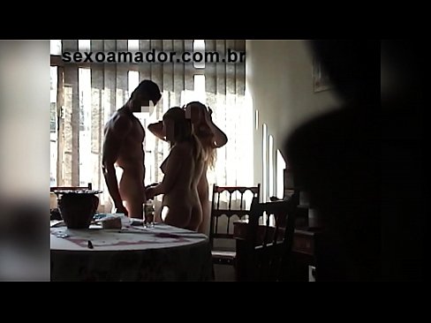 ❤️ Amigos sexuais convidam um homem gigante e um ménage à trois com ele ❤ Porno vídeo em pt.8kpornvids.ru